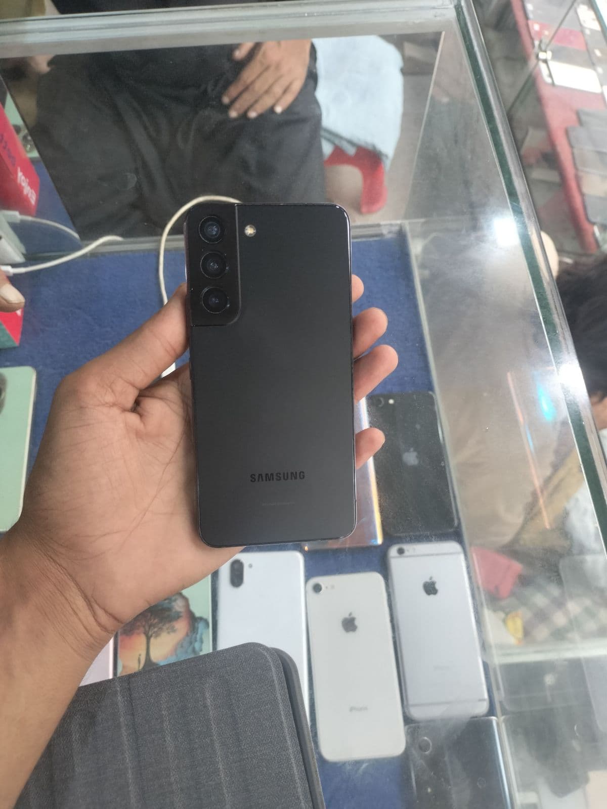 Galaxy S22 · 8GB / 128GB