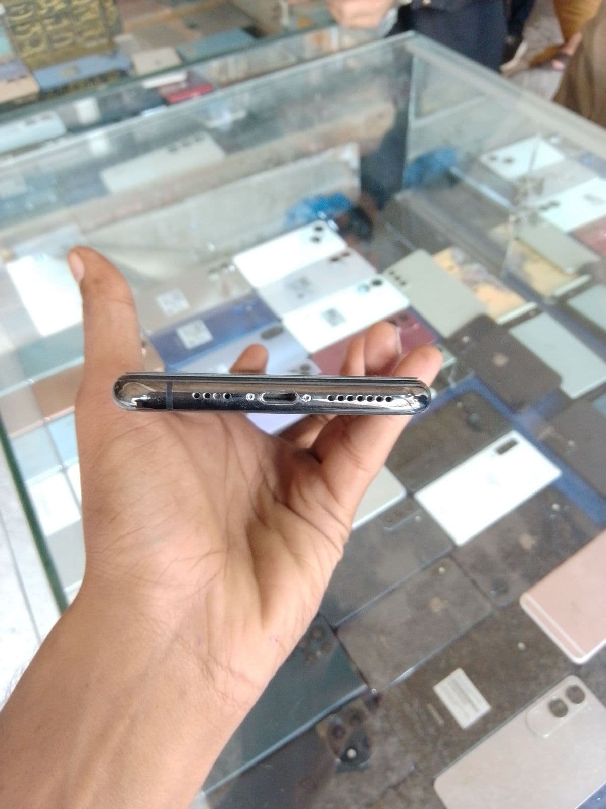 Apple iPhone 11 Pro Max 256GB in Space Gray — photo 4