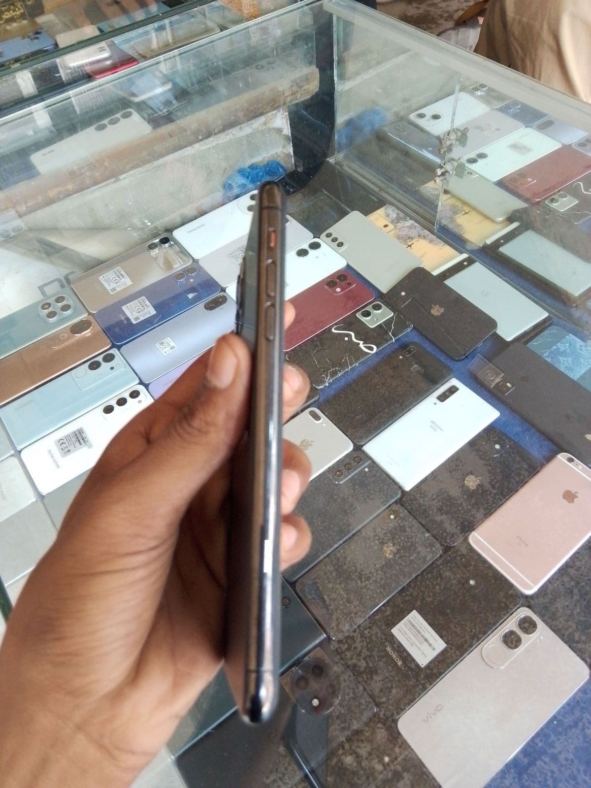 Apple iPhone 11 Pro Max 256GB in Space Gray — photo 5