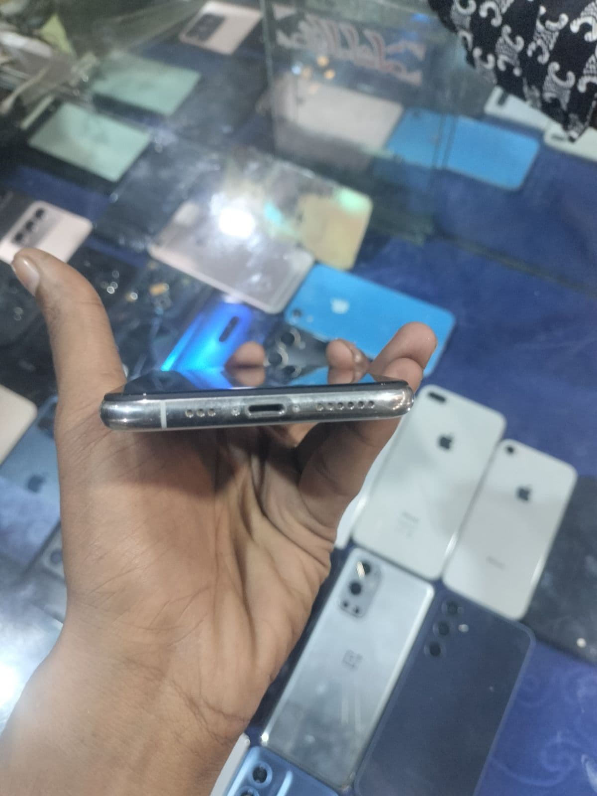 Apple iPhone XS 64GB in Silver — photo 3