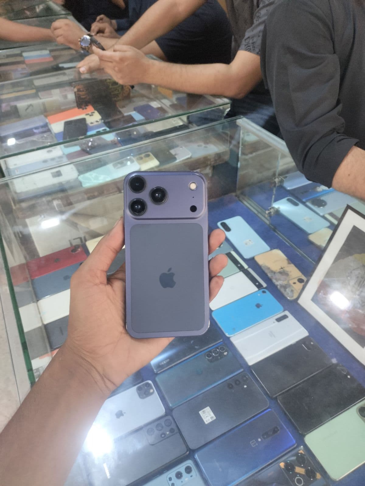 iPhone XR · 64GB