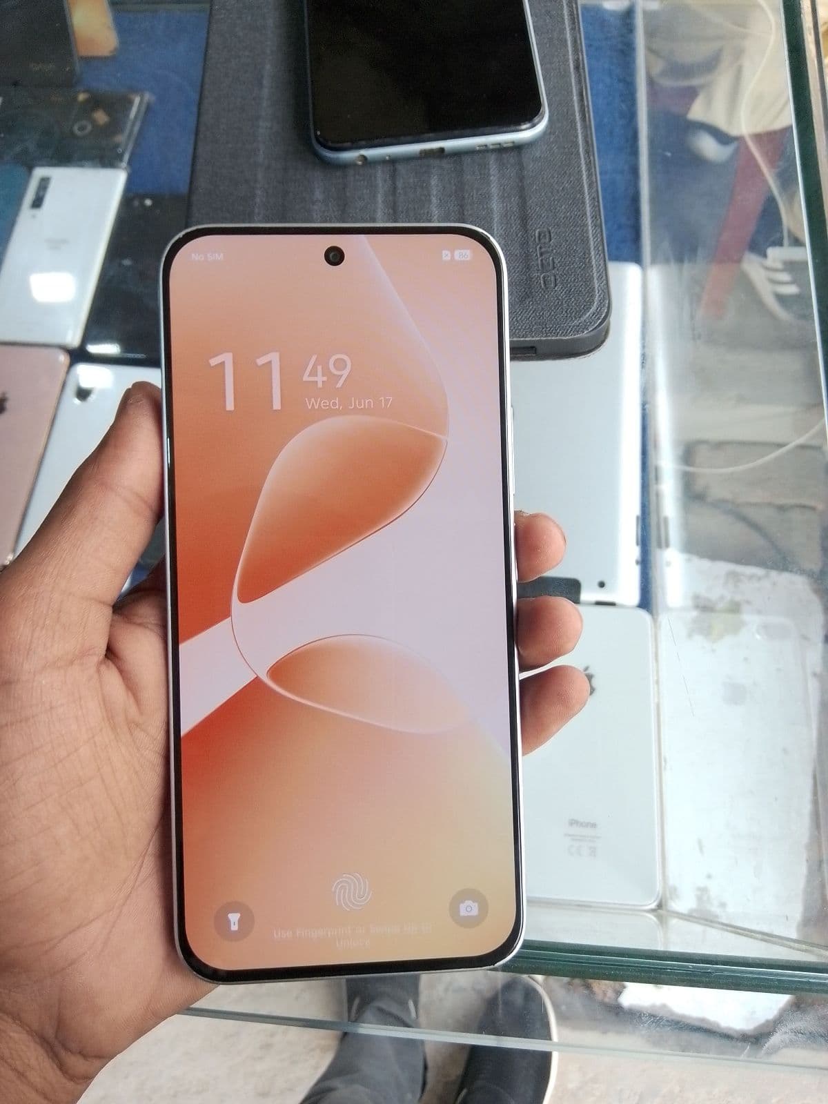 Infinix Hot 60 Pro 8GB / 128GB in Titanium Silver — photo 2