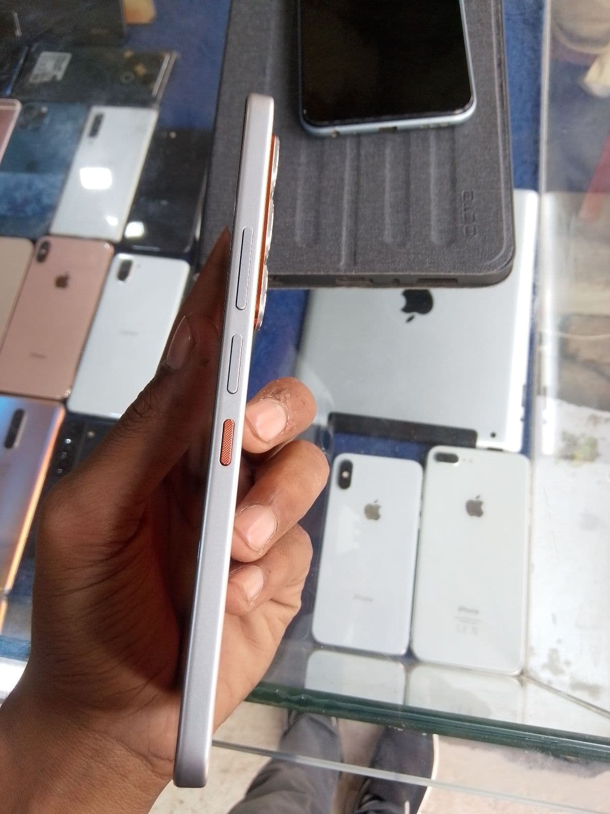 Infinix Hot 60 Pro 8GB / 128GB in Titanium Silver — photo 3