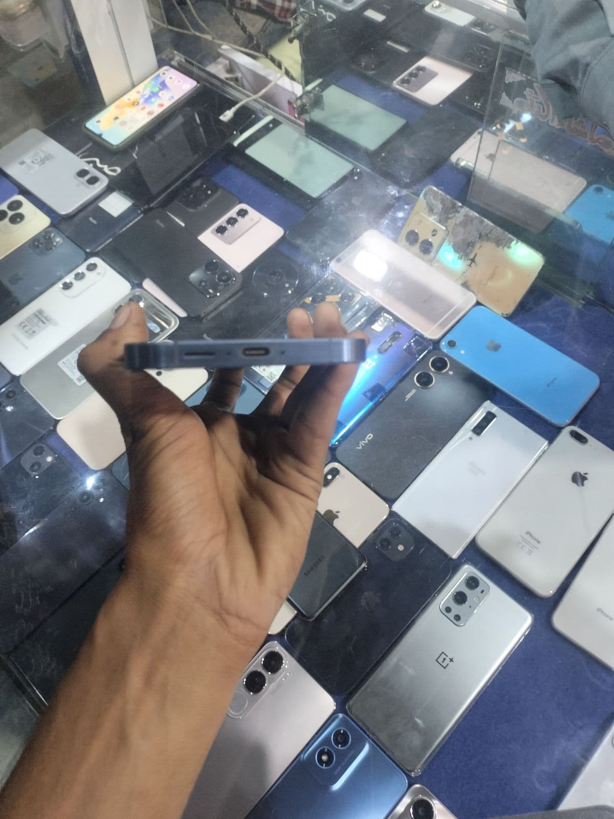 Samsung Galaxy A55 12GB / 256GB in Awesome Navy — photo 3