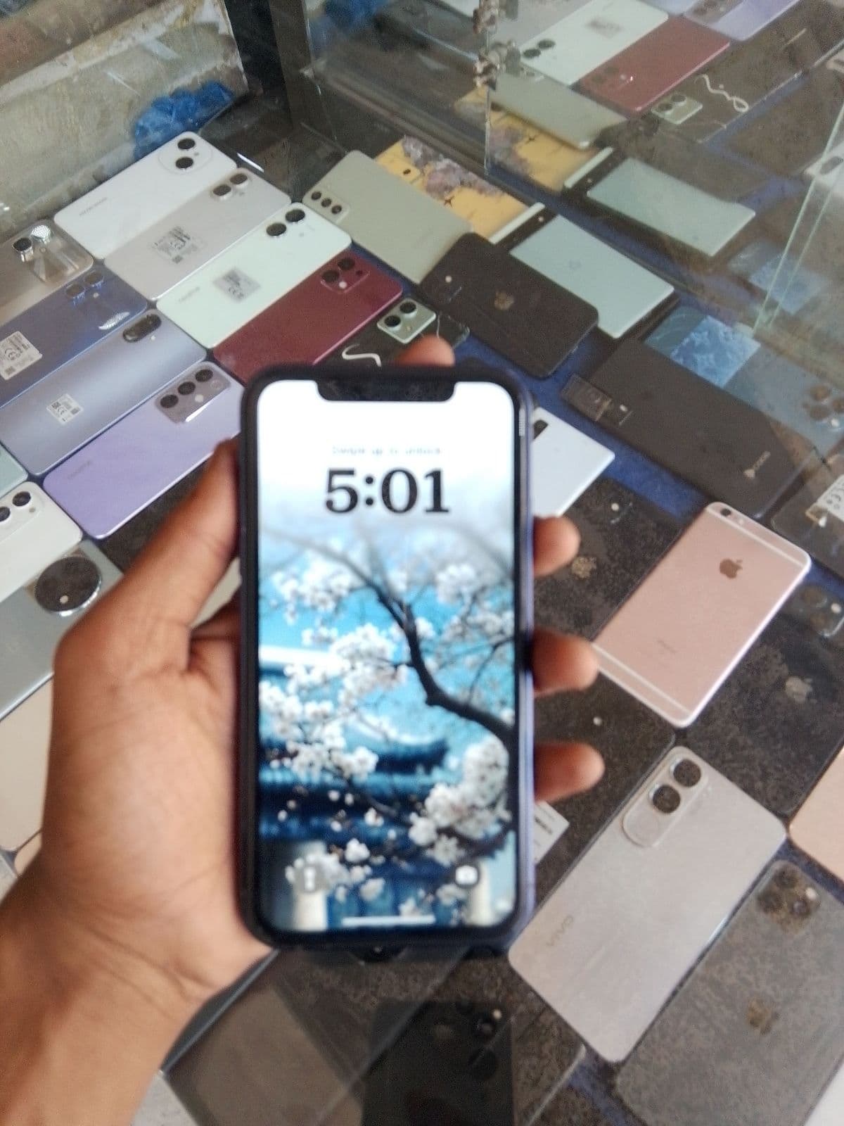 Apple iPhone XR 64GB in Blue — photo 2