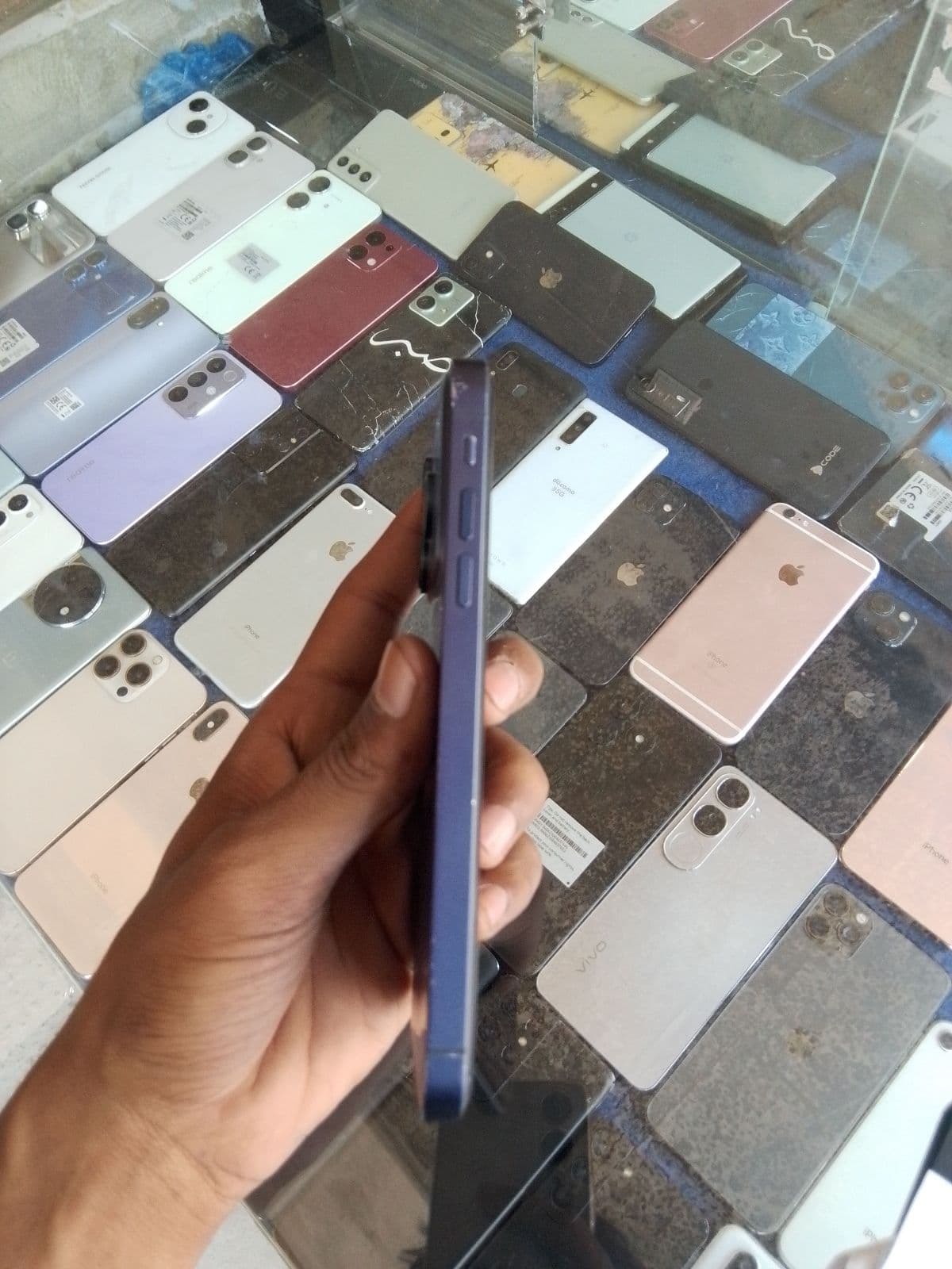 Apple iPhone XR 64GB in Blue — photo 4