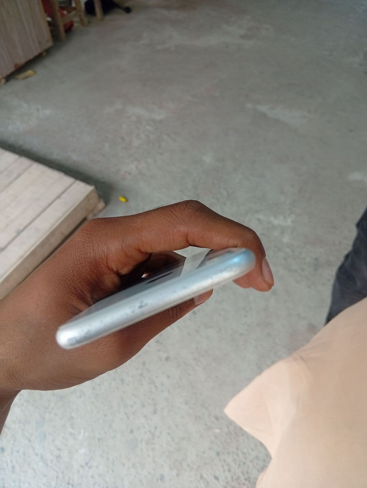Apple iPhone 8 64GB in Silver — photo 5