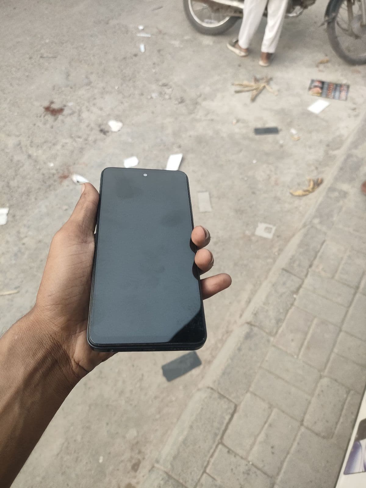 Infinix Smart 8 4GB / 64GB in Timber Black — photo 2