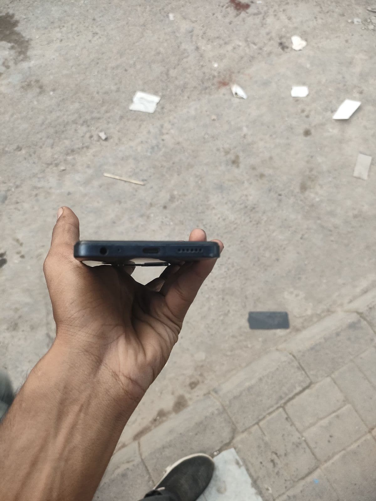 Infinix Smart 8 4GB / 64GB in Timber Black — photo 3