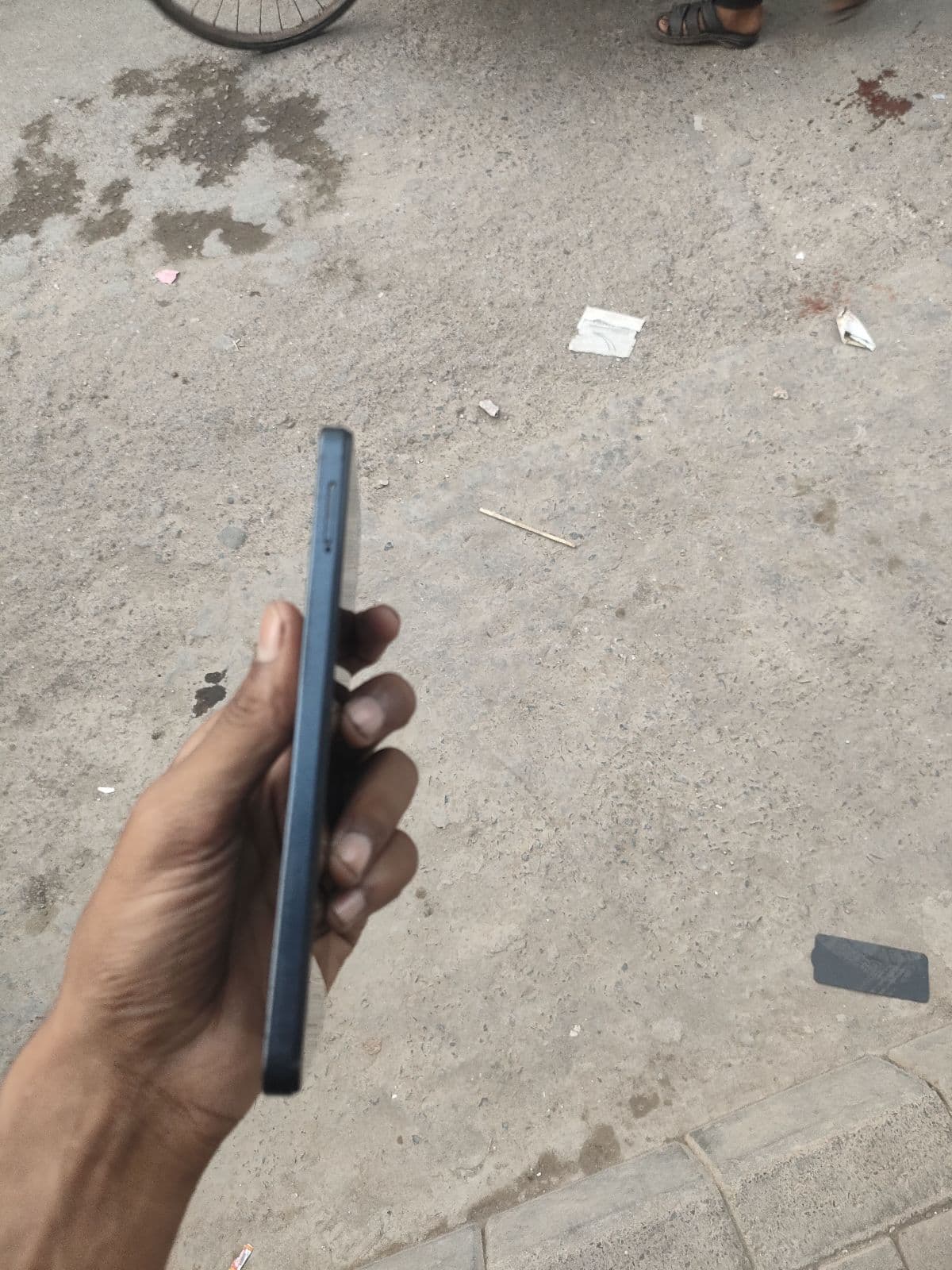 Infinix Smart 8 4GB / 64GB in Timber Black — photo 5