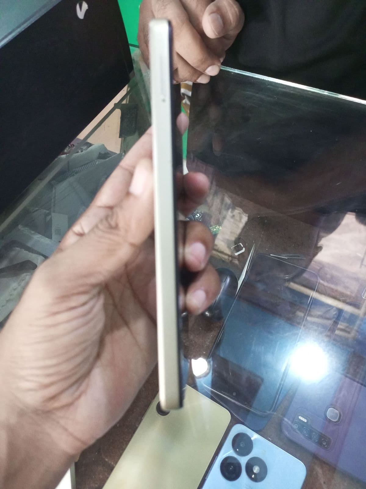 Tecno Spark Go 2024 3GB / 64GB in Magic Skin Green — photo 4
