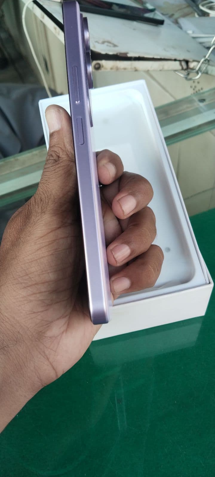 Vivo Y21d 6GB / 128GB in Lavender Purple — photo 3