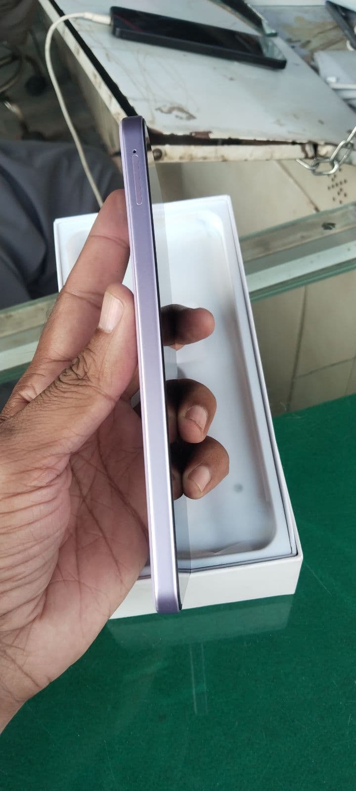Vivo Y21d 6GB / 128GB in Lavender Purple — photo 4