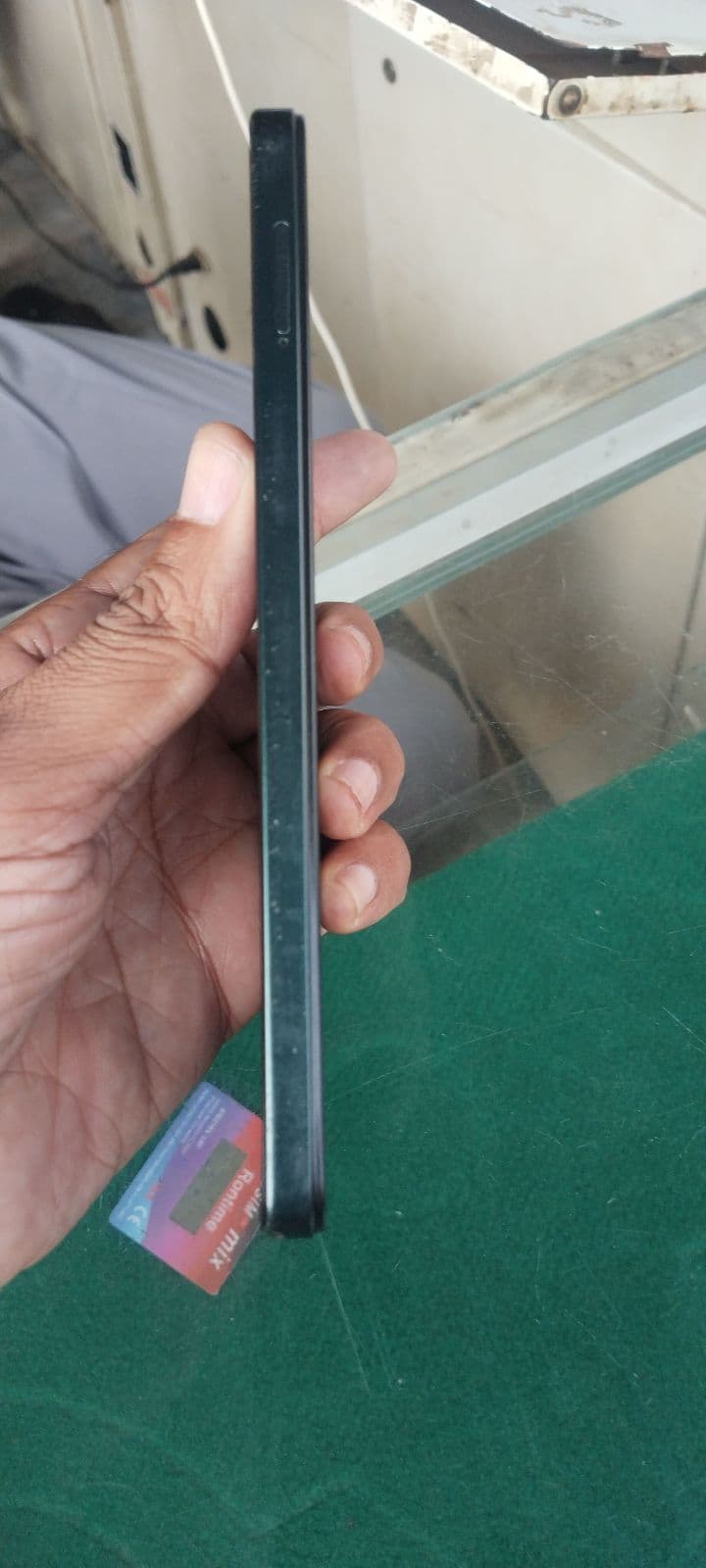 Vivo Y04 4GB / 128GB in Jade Green — photo 3