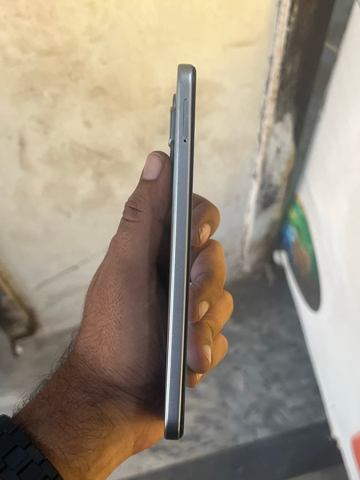 Infinix Hot 50i 6GB / 128GB in Titanium Grey — photo 3