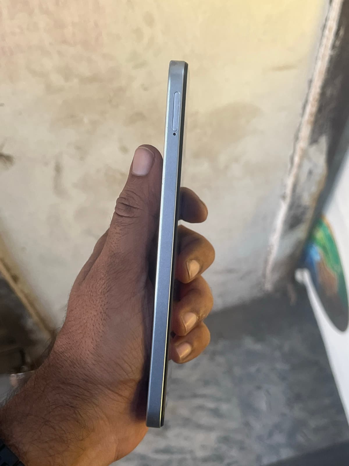 Xiaomi Redmi 12 8GB / 128GB in Moonstone Silver — photo 3