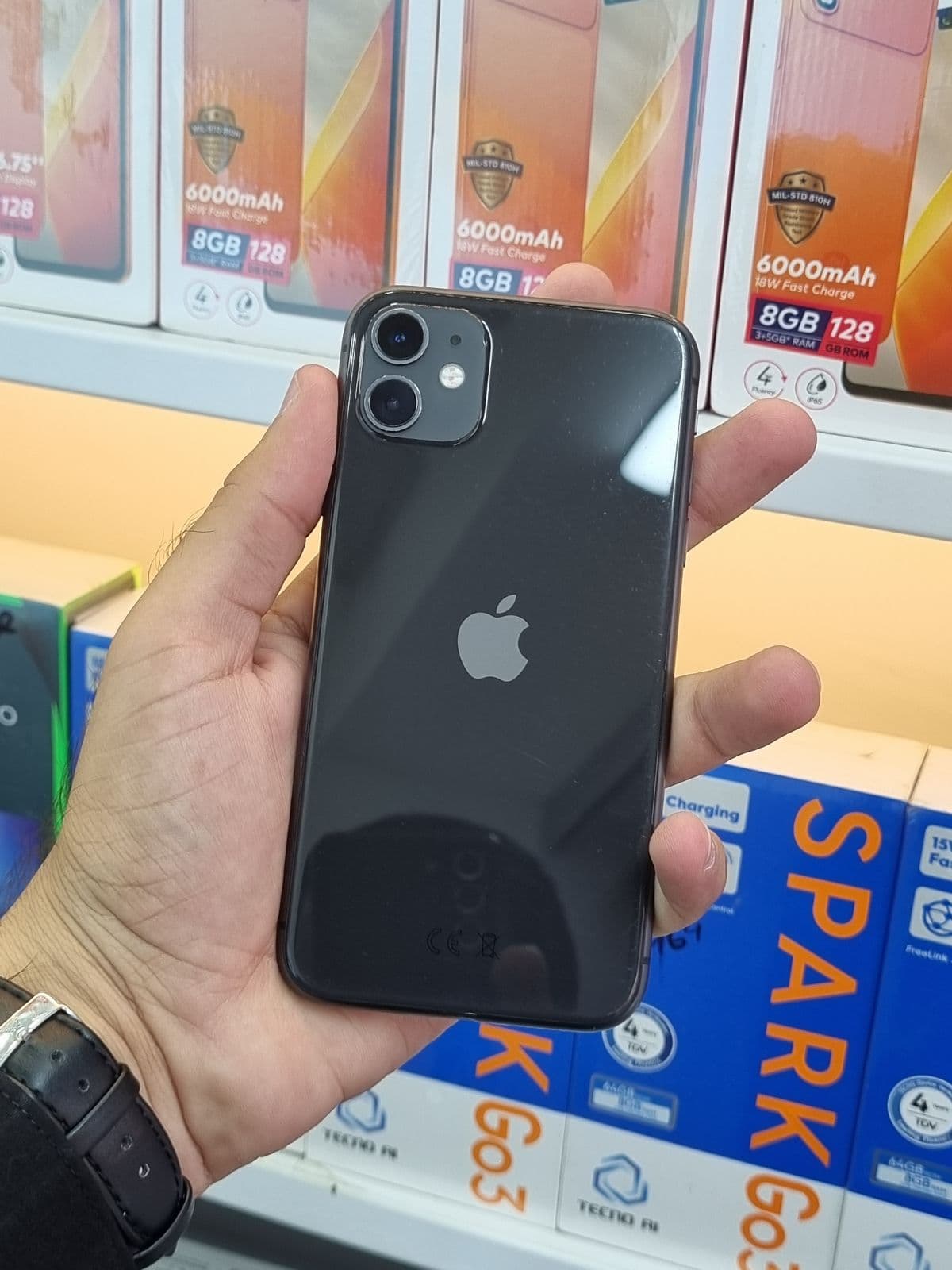 Apple iPhone 11 64GB in Black — photo 1