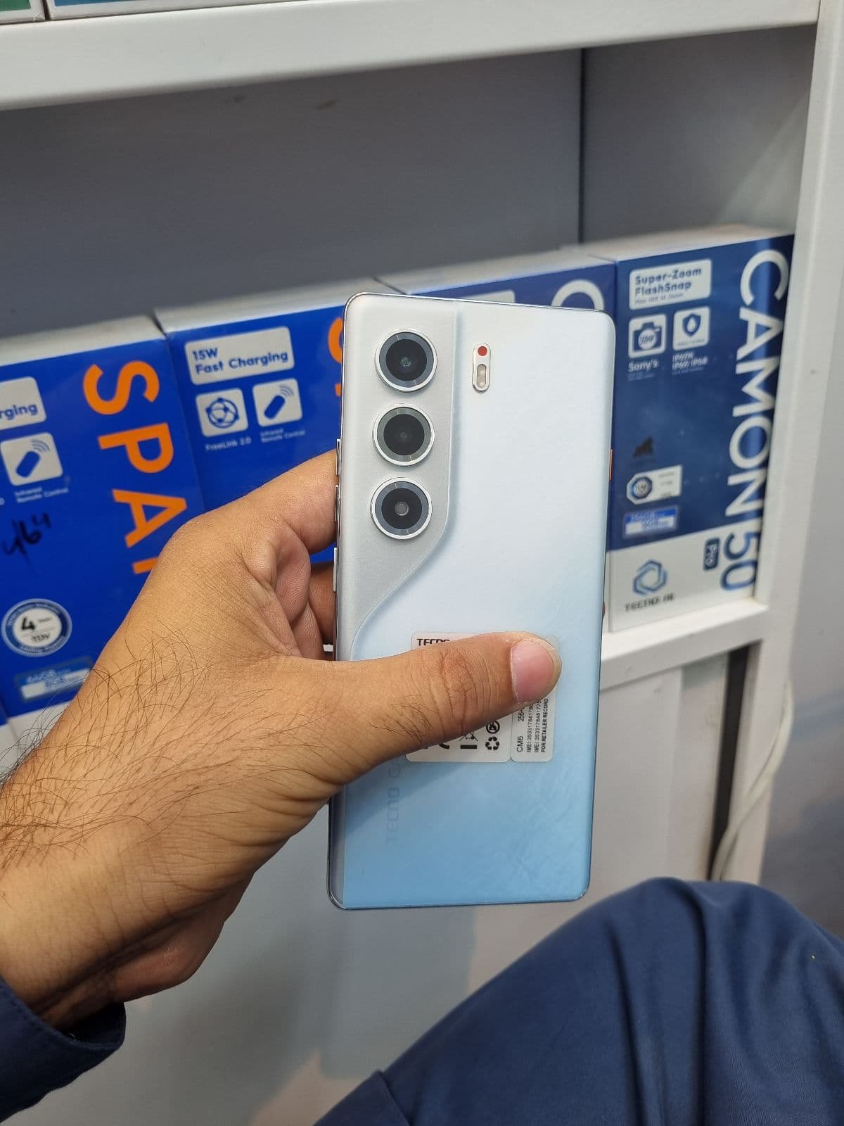 Tecno Camon 40 Pro 5G · 8GB / 256GB