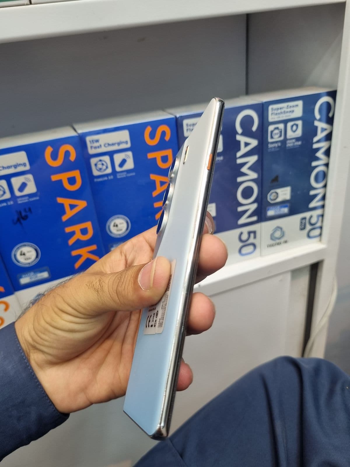 Tecno Camon 40 Pro 5G 8GB / 256GB in Glacier White — photo 2