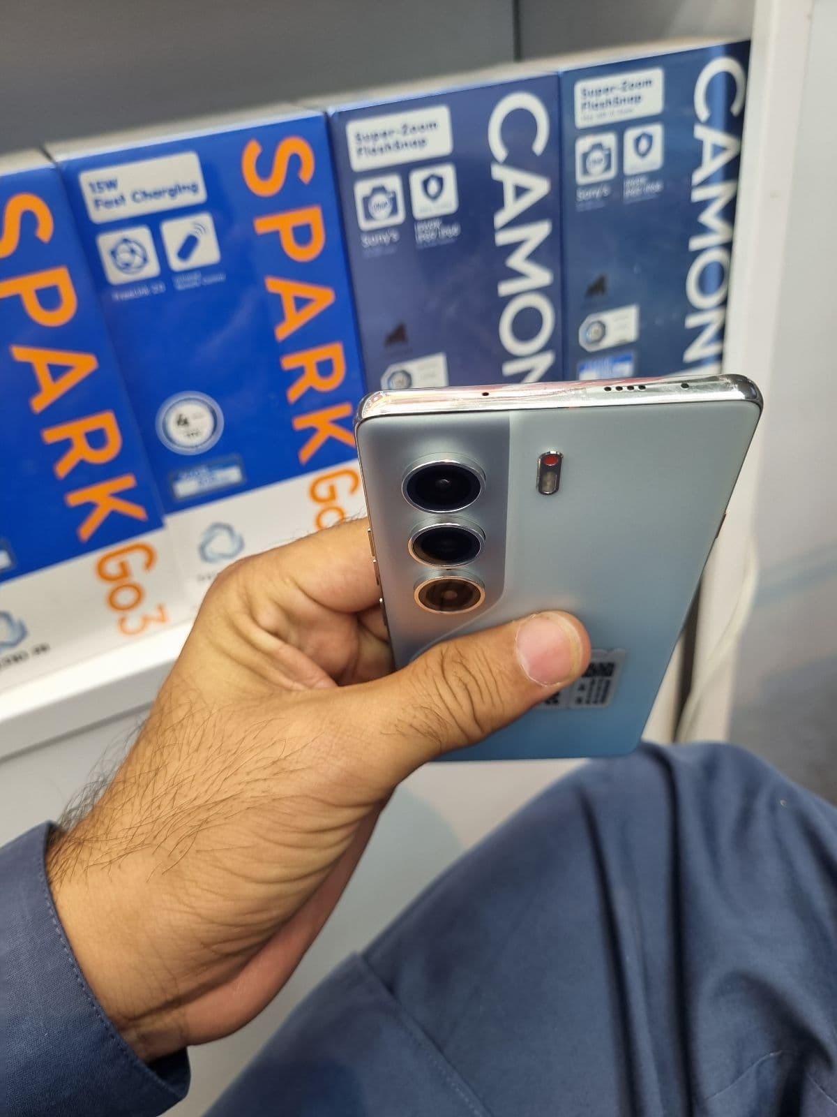 Tecno Camon 40 Pro 5G 8GB / 256GB in Glacier White — photo 5