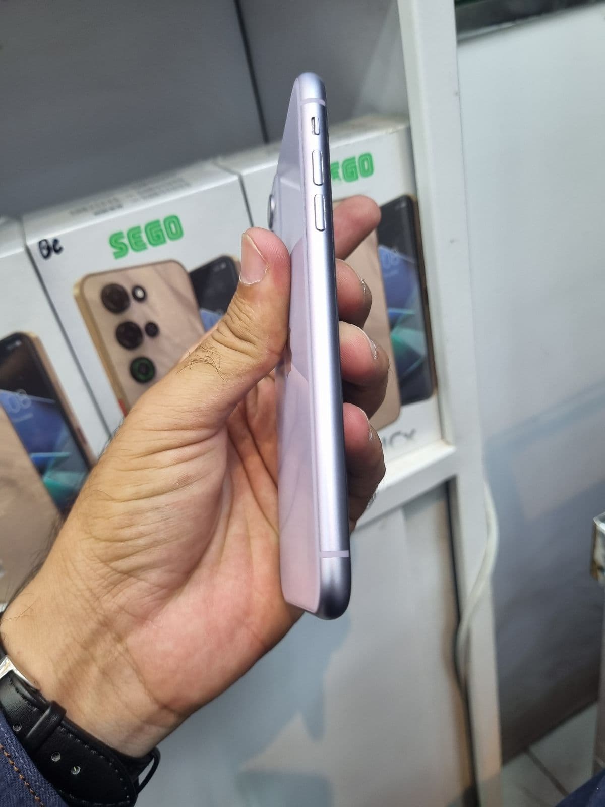 Apple iPhone 11 64GB in Purple — photo 3