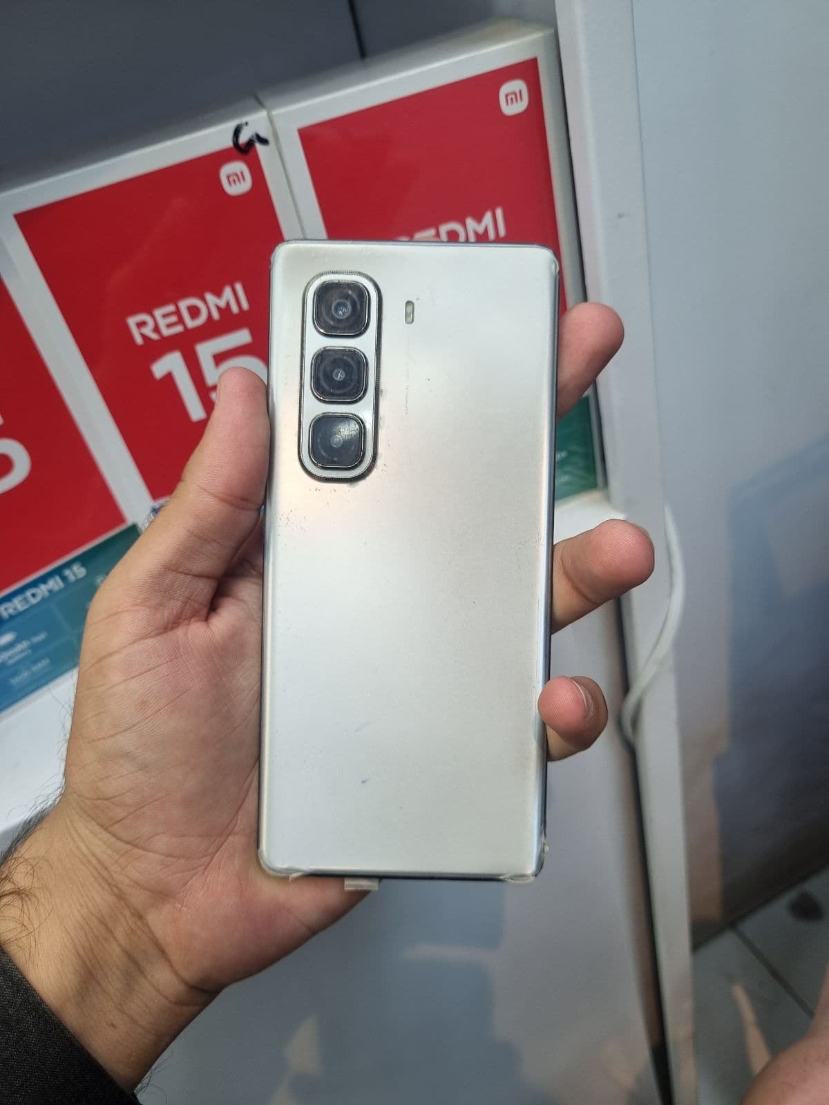 Infinix Hot 50 Pro+ · 8GB / 256GB