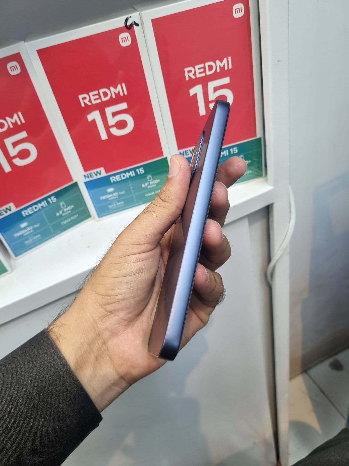 Oppo A6s Pro 8GB / 256GB in Eclipse Blue — photo 3