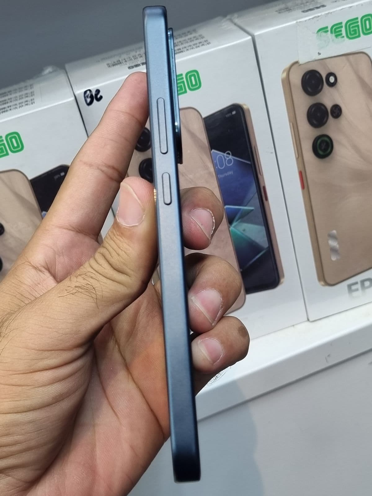 Vivo Y500 8GB / 256GB in Midnight Blue — photo 1