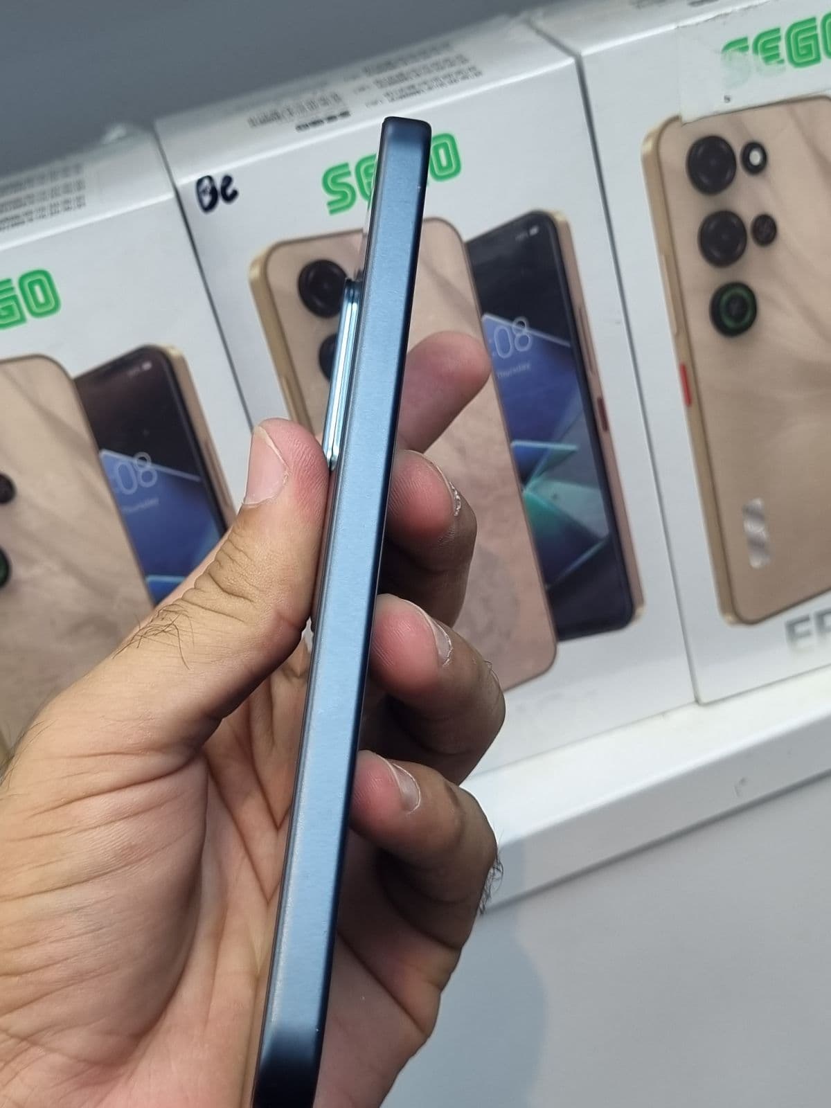 Vivo Y500 8GB / 256GB in Midnight Blue — photo 2