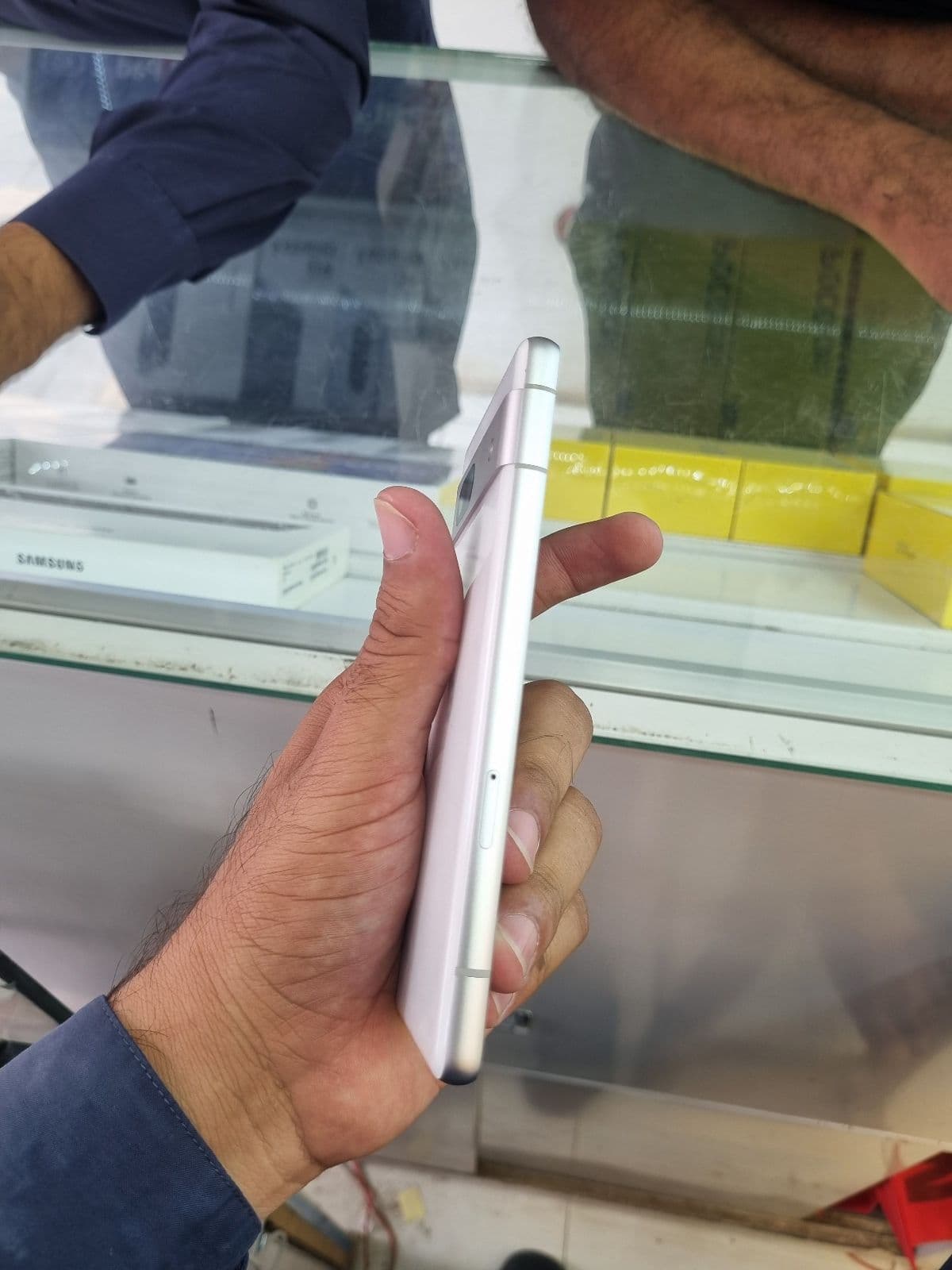Google Pixel 7a 8GB / 128GB in Snow — photo 2
