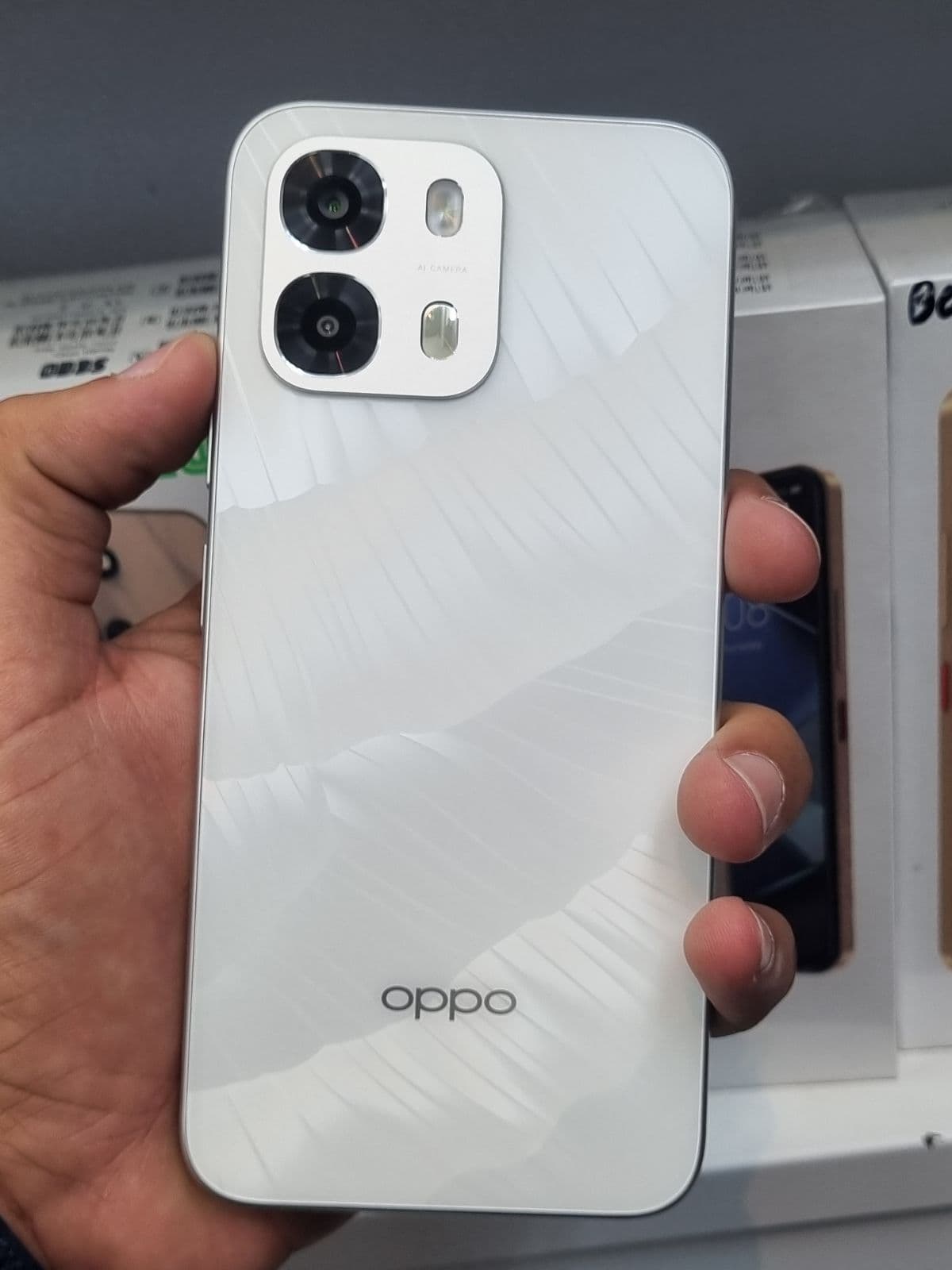 Oppo A6s 8GB / 256GB in Ice White — photo 1