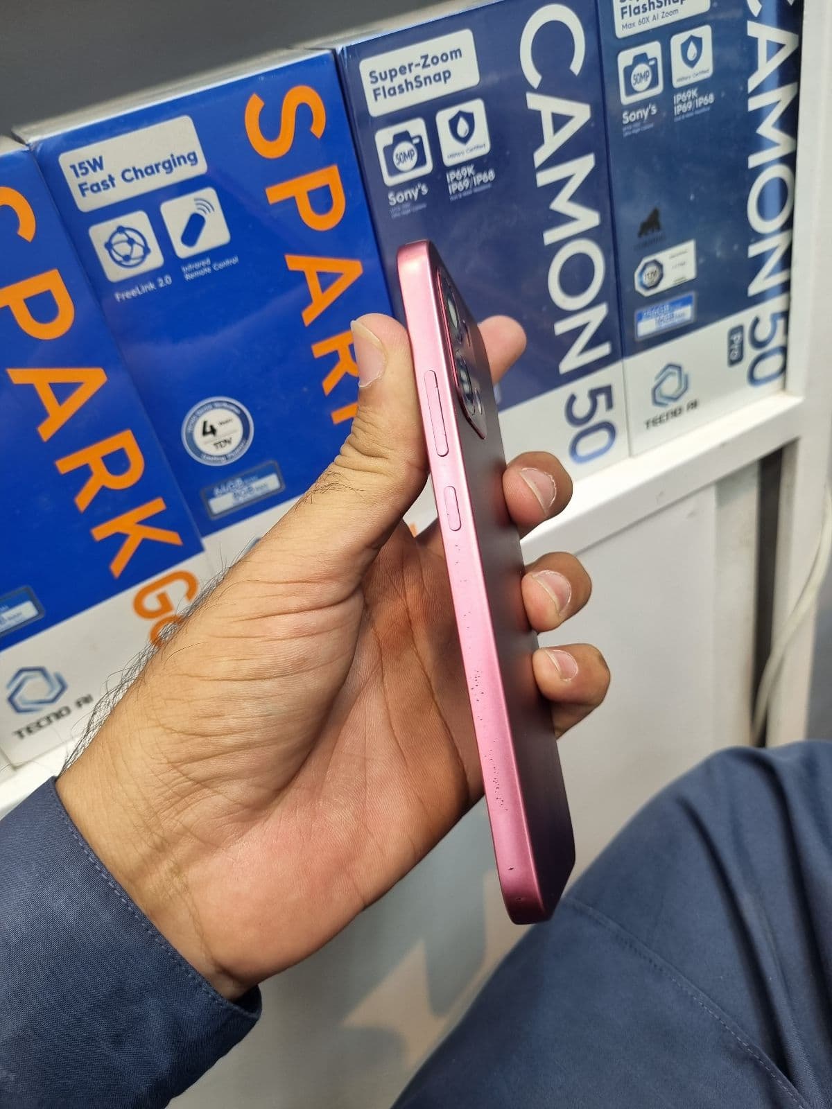 Oppo A6 Pro 8GB / 256GB in Rosewood Red — photo 2