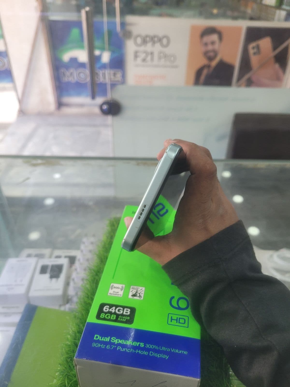 Infinix Smart 9 HD 4GB / 64GB in Mint Green — photo 2