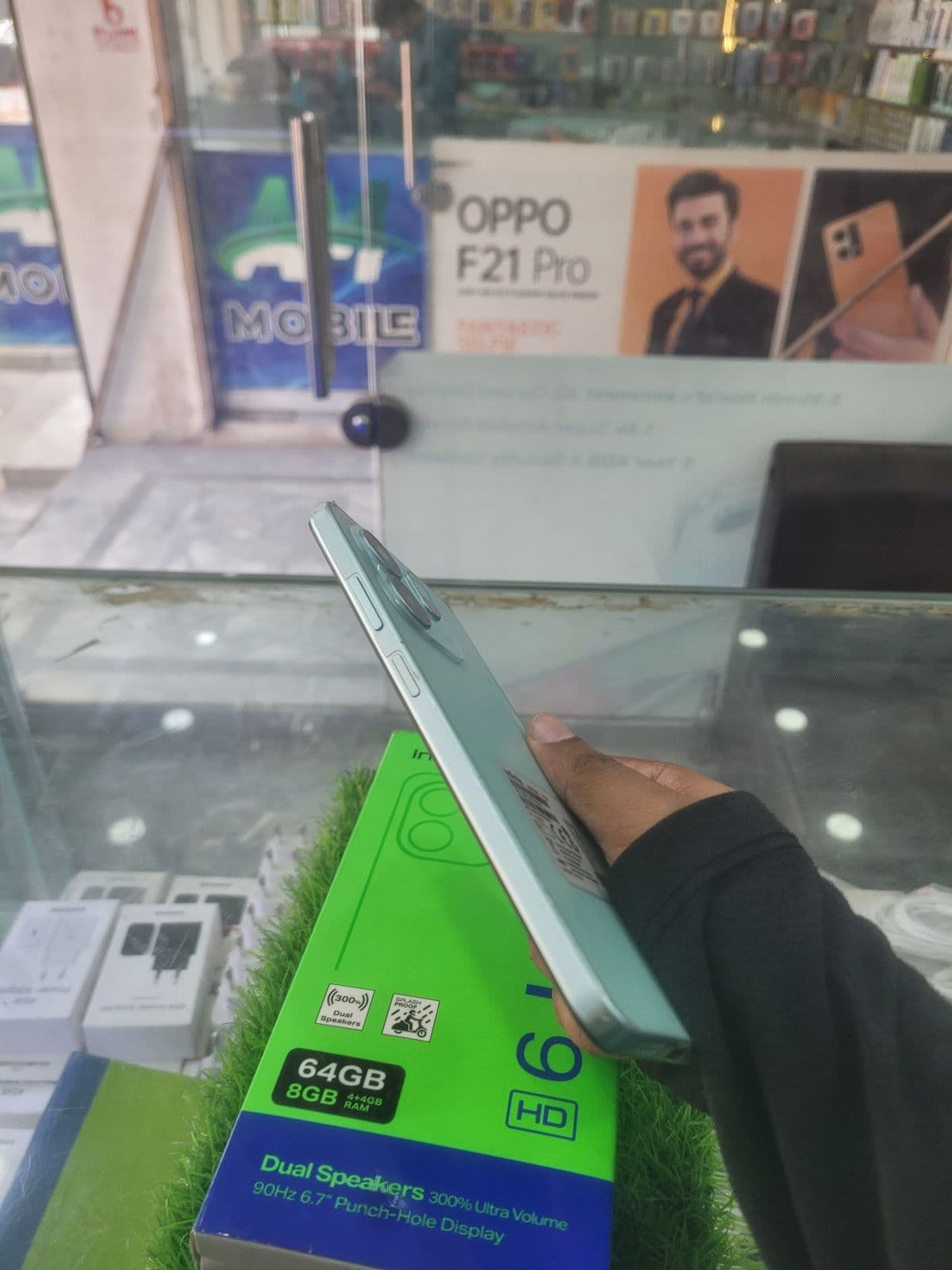 Infinix Smart 9 HD 4GB / 64GB in Mint Green — photo 4
