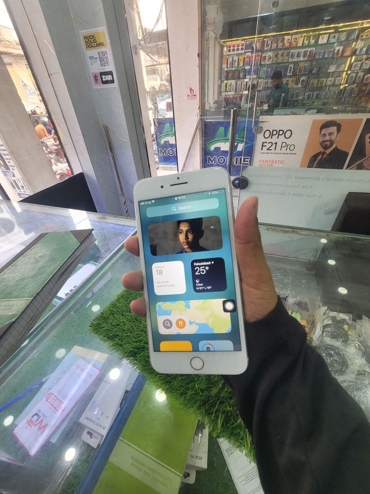 iPhone 7 Plus · 128GB