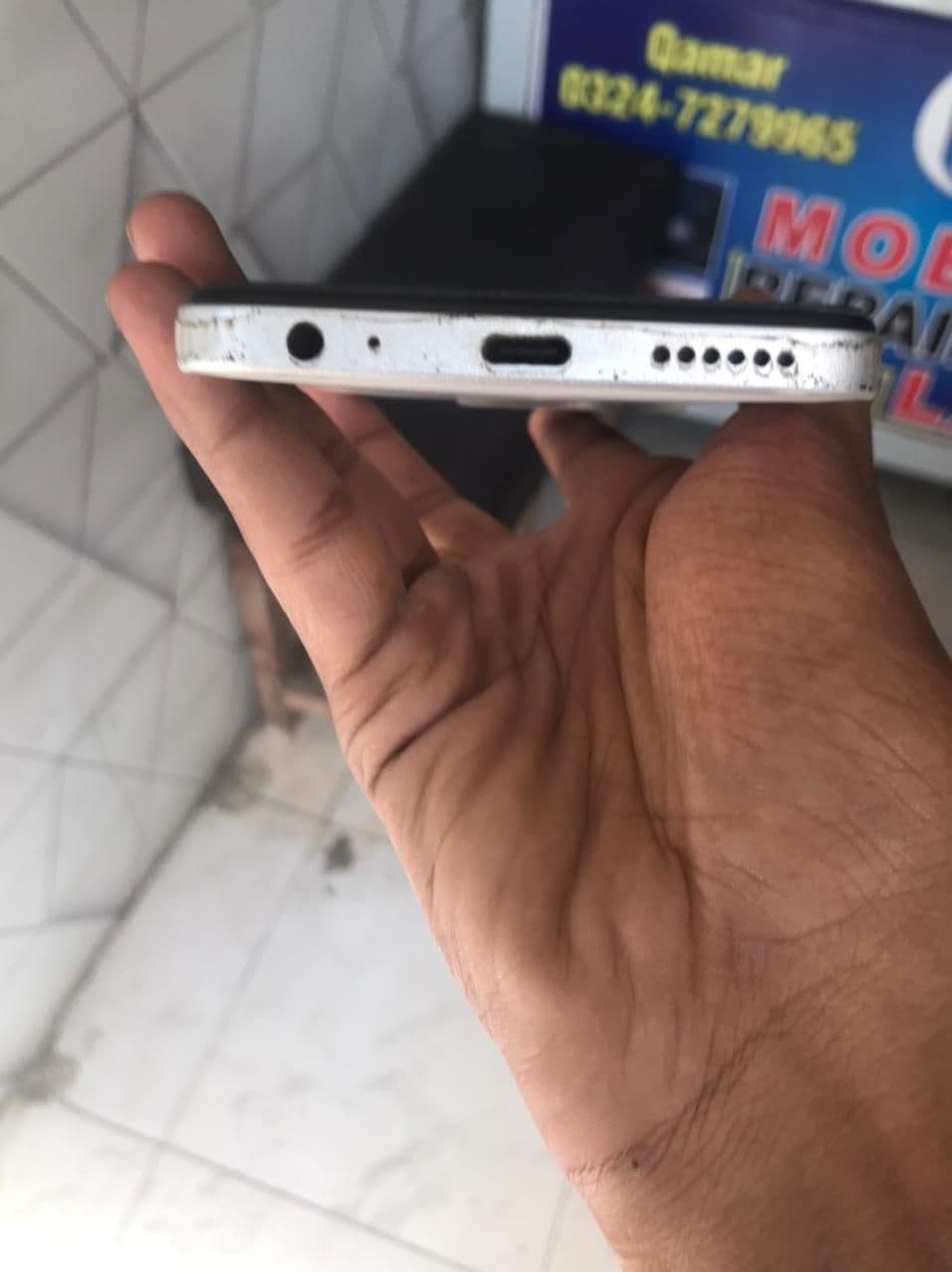 Infinix Smart 8 Pro 4GB / 128GB in Galaxy White — photo 2