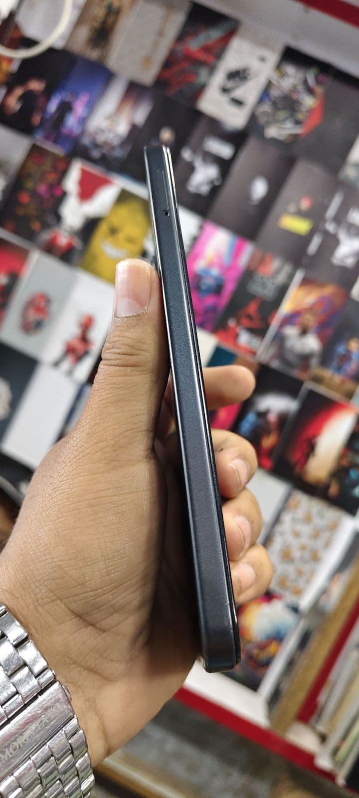 Tecno Spark Go 2 4GB / 64GB in Ink Black — photo 4