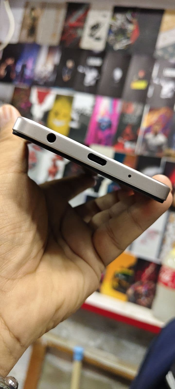 Vivo Y04 4GB / 64GB in Titanium Gold — photo 5