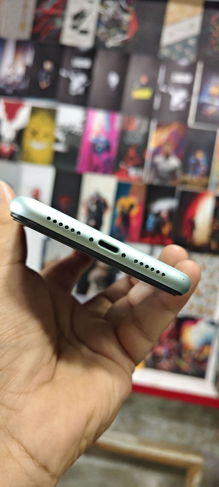 Apple iPhone 11 64GB in Green — photo 3