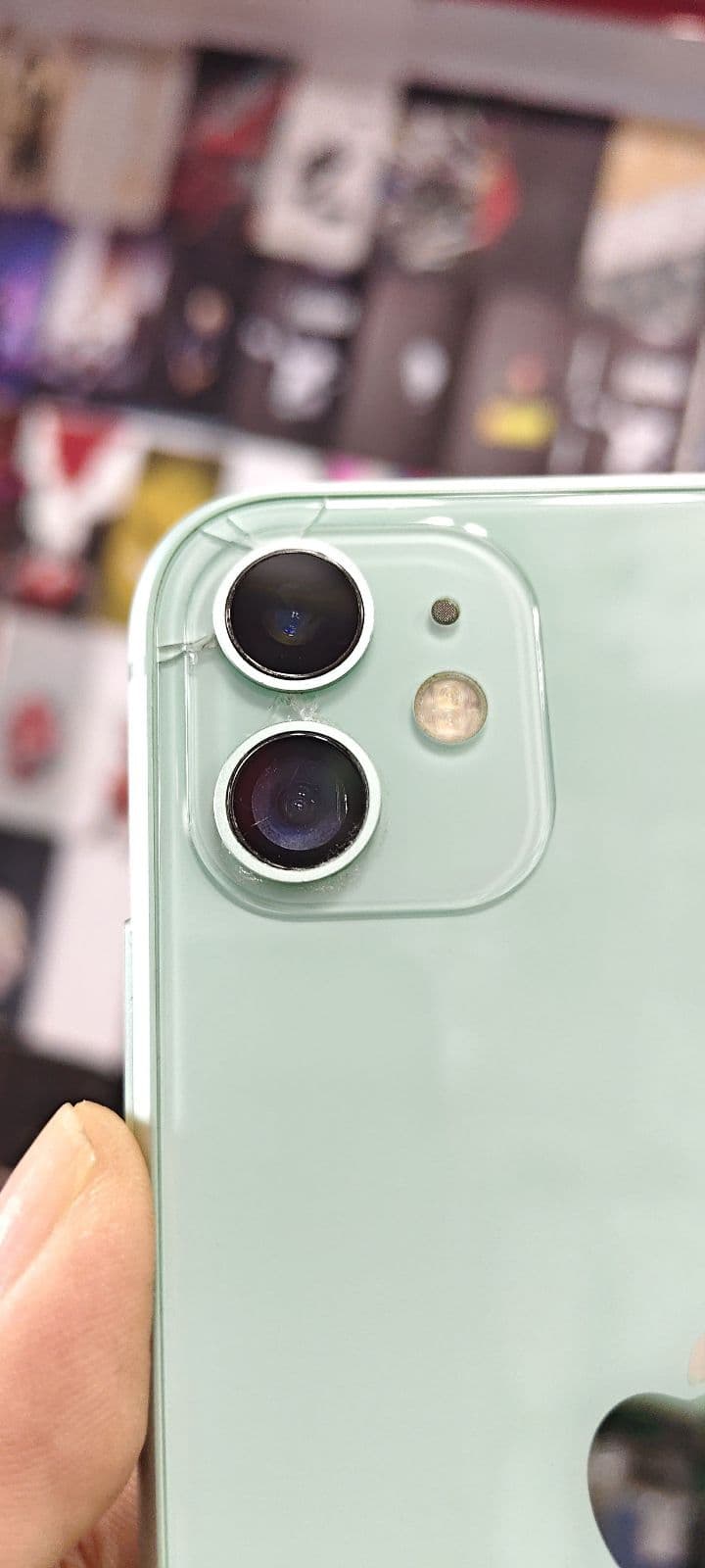 Apple iPhone 11 64GB in Green — photo 5
