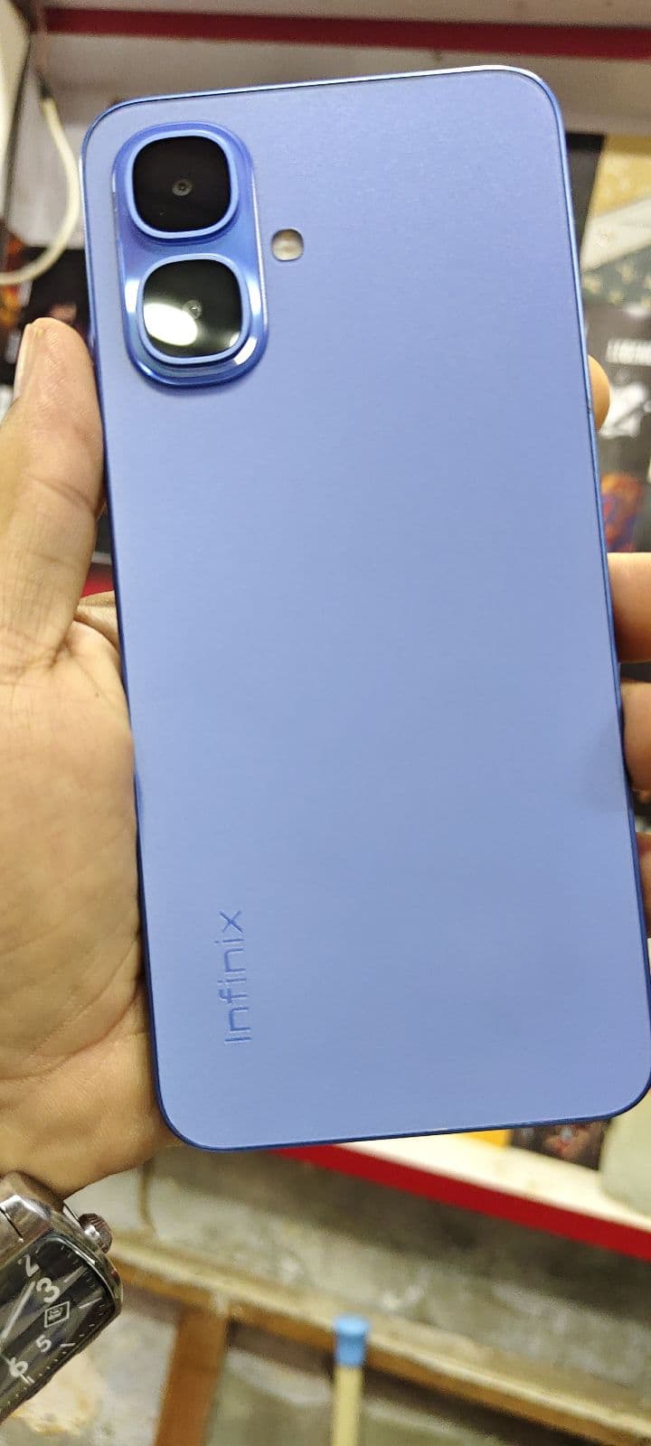 Infinix Smart 10 4GB / 64GB in Iris Blue — photo 2
