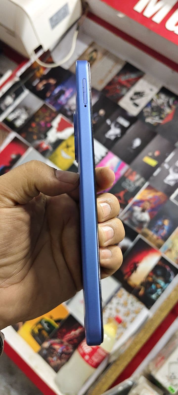 Infinix Smart 10 4GB / 64GB in Iris Blue — photo 4