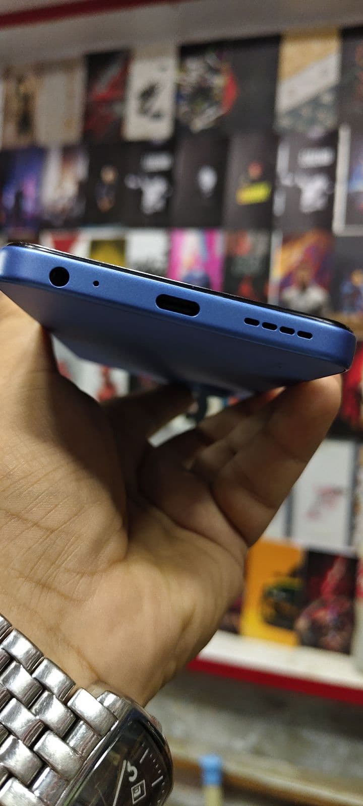 Infinix Smart 10 4GB / 64GB in Iris Blue — photo 5