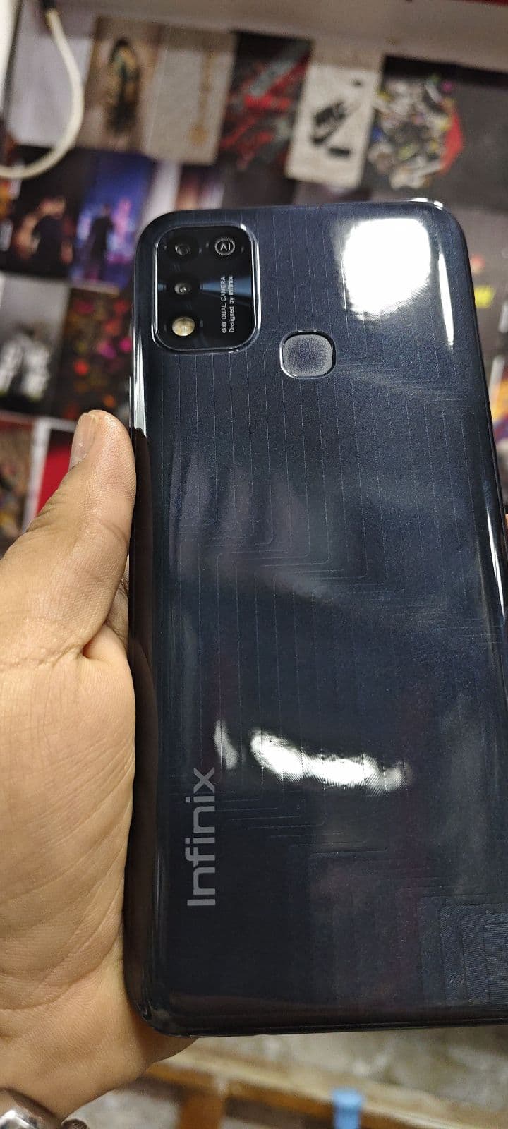 Infinix Hot 11 Play · 4GB / 64GB