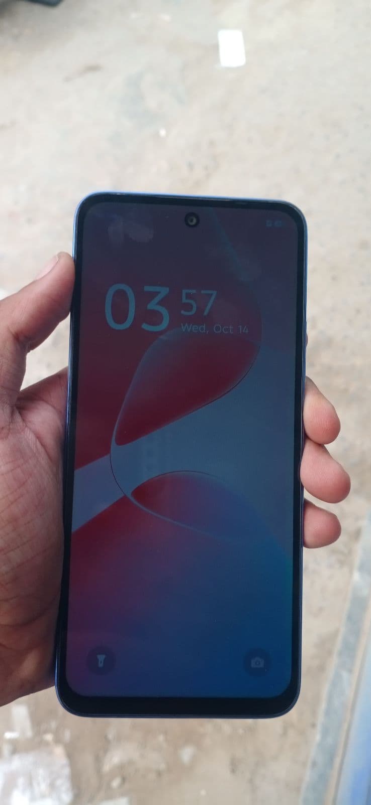 Infinix Hot 60i 6GB / 128GB in Shadow Blue — photo 2