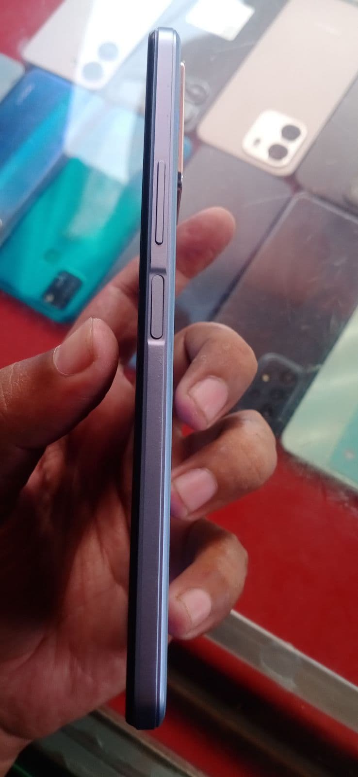 Vivo Y33s 8GB / 128GB in Midday Dream — photo 3