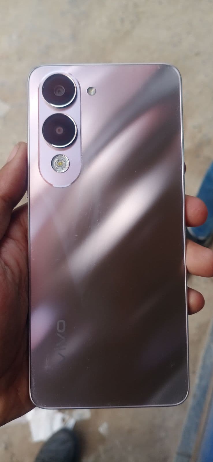 Vivo Y04 · 4GB / 64GB