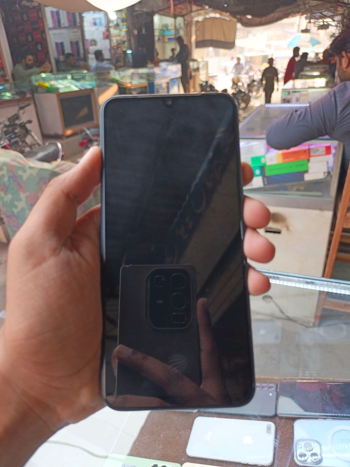 Vivo V23e 8GB / 128GB in Moonlight Shadow — photo 2