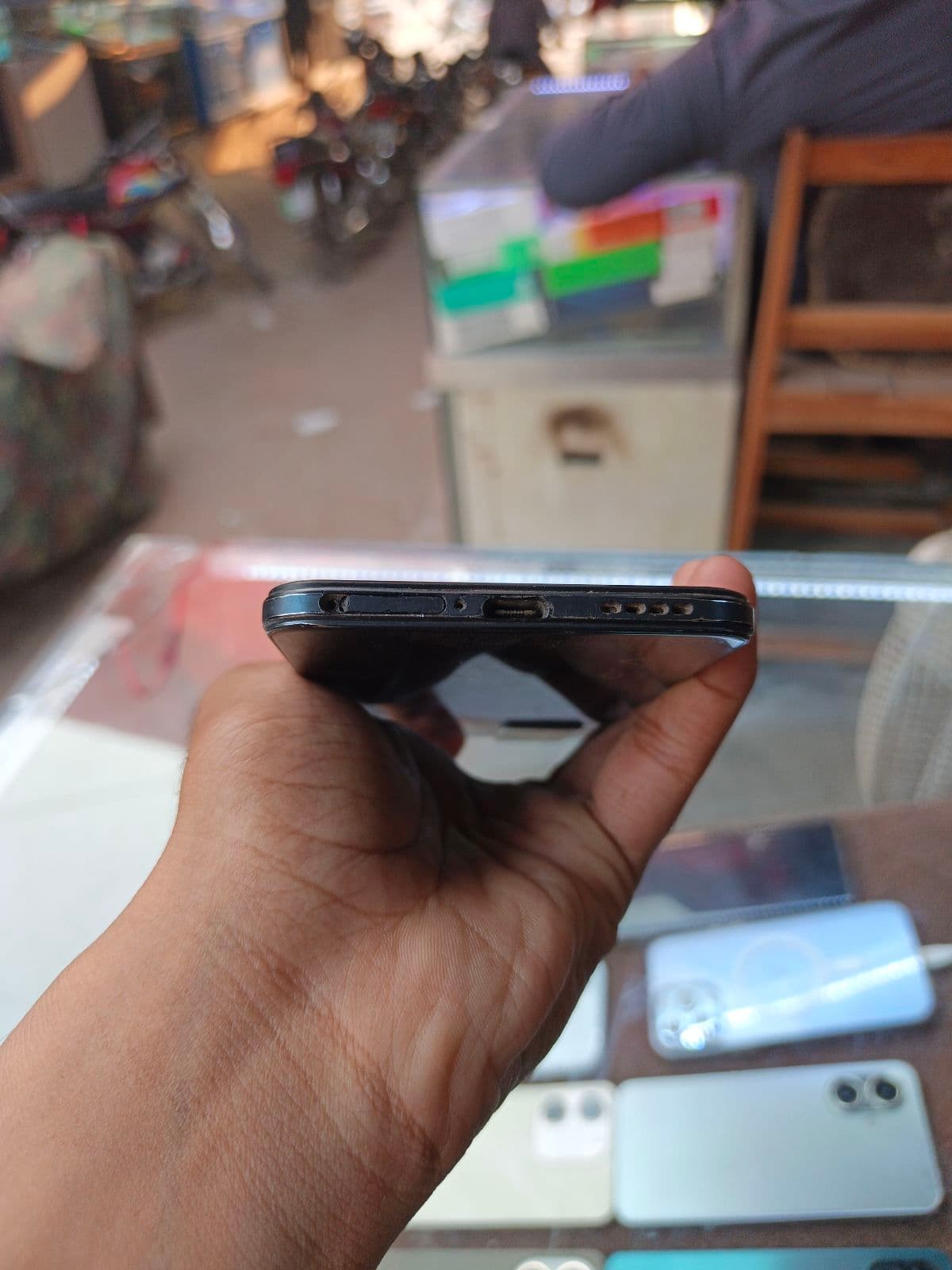 Vivo V23e 8GB / 128GB in Moonlight Shadow — photo 3