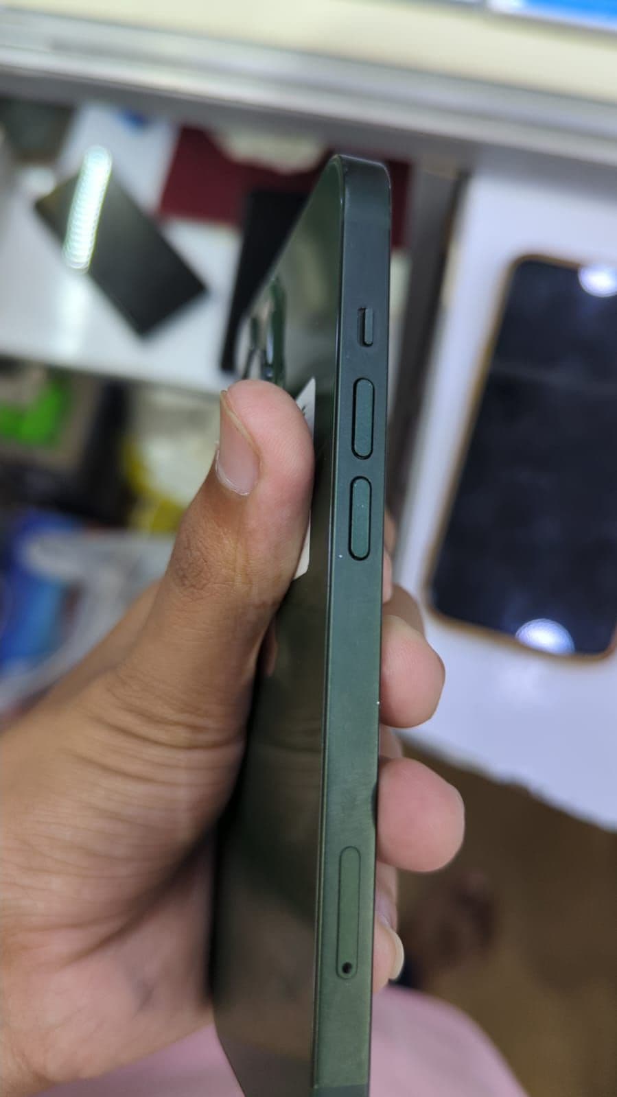 Apple iPhone 13 128GB in Green — photo 5